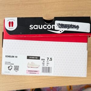 Saucony Echelon 10 in Cream